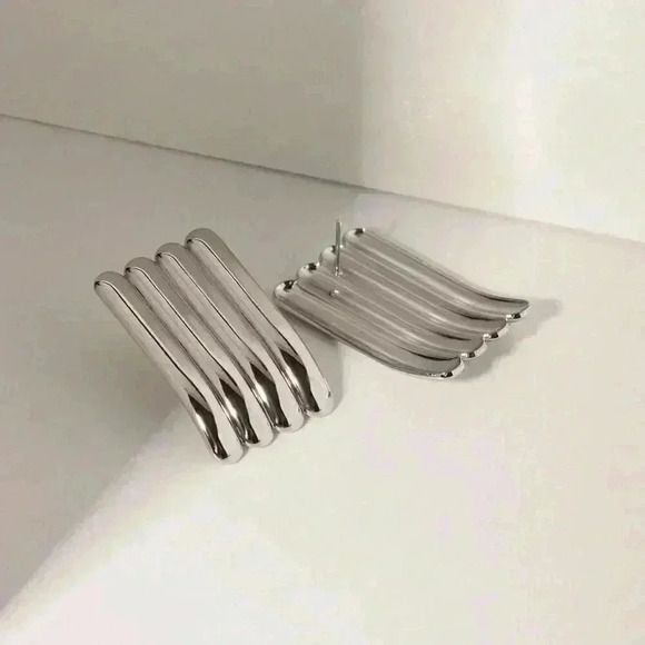 Preppy Women's 1 Pair Vintage Waterproof Stainless Steel Ribbed Earrings - Picture 5 of 9